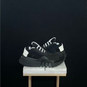 Y-3 shoe great condition size 6.5